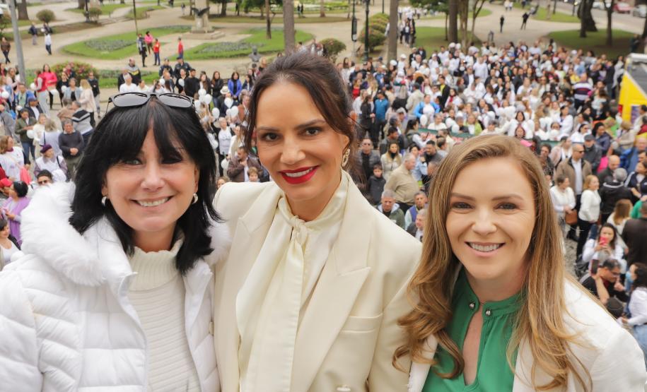 Caminhada reúne milhares de pessoas no Dia Estadual de Combate ao Feminicídio