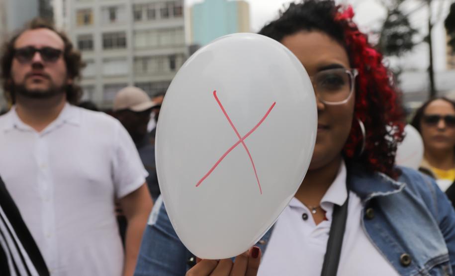 Caminhada reúne milhares de pessoas no Dia Estadual de Combate ao Feminicídio