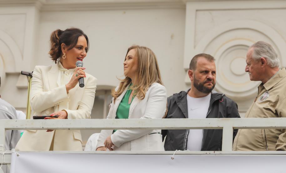 Caminhada reúne milhares de pessoas no Dia Estadual de Combate ao Feminicídio