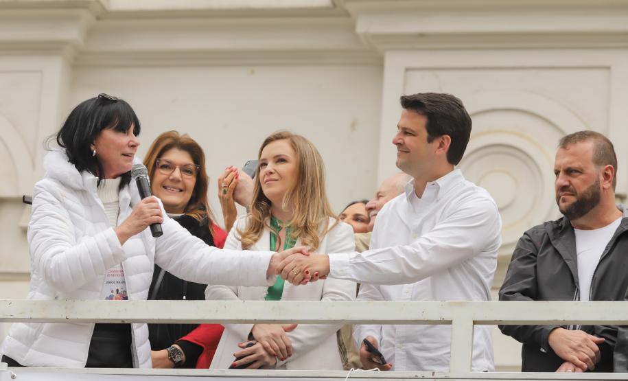 Caminhada reúne milhares de pessoas no Dia Estadual de Combate ao Feminicídio