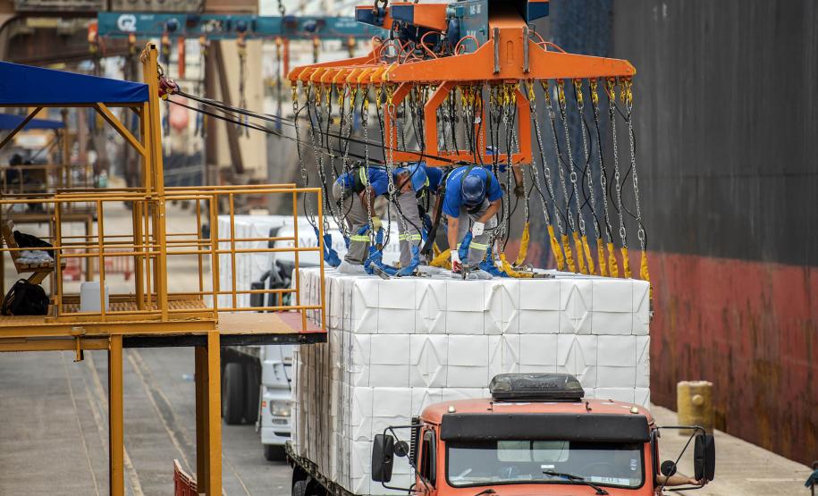 Paraná bate recorde de exportações em um primeiro semestre: US$ 12,1 bilhões