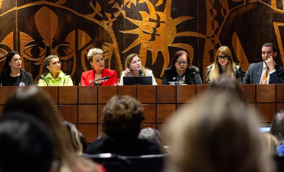 a conscientização, Estado lança campanha estadual de combate ao feminicídio
