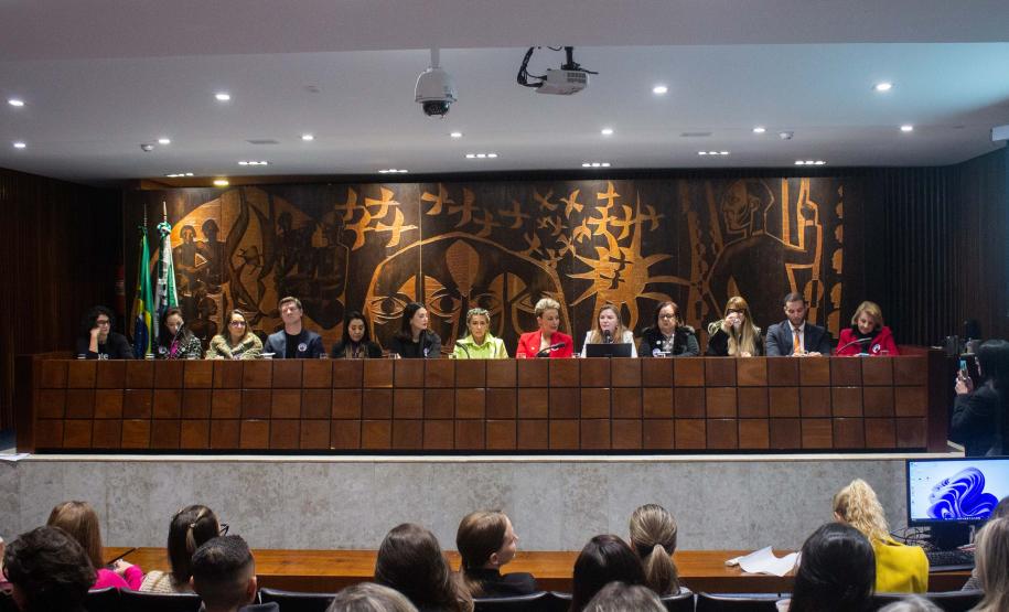 a conscientização, Estado lança campanha estadual de combate ao feminicídio