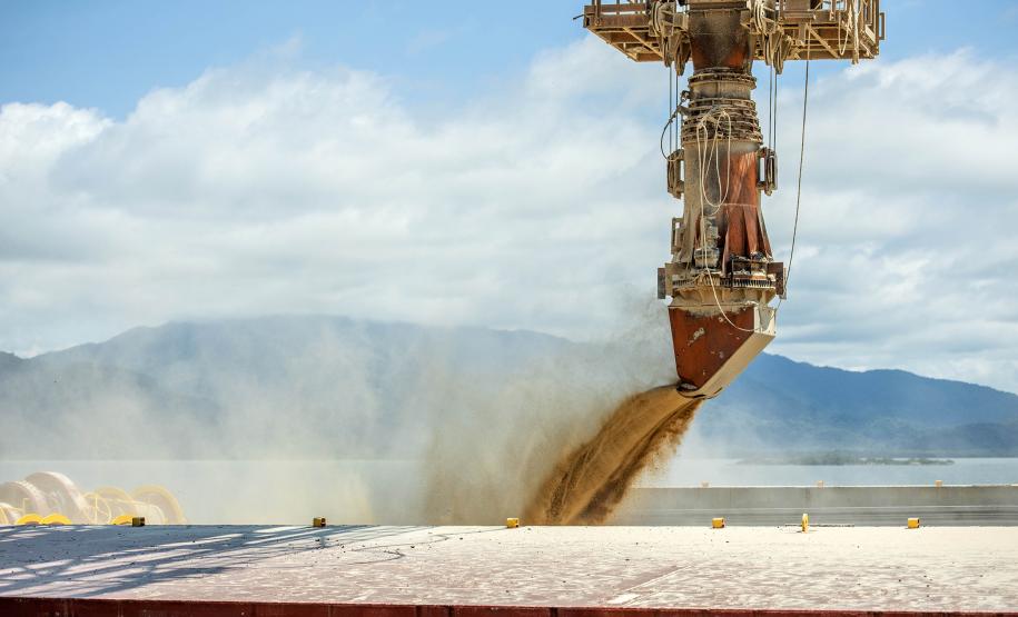 Paraná bate recorde de exportações em um primeiro semestre: US$ 12,1 bilhões