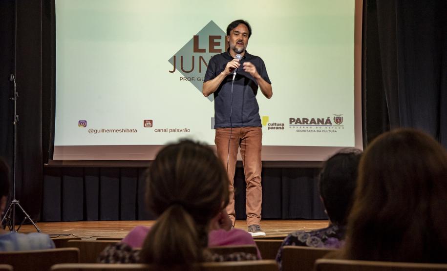 Agenda cultural tem dezenas de cursos, noite no MON e Tiomkin na Lapa