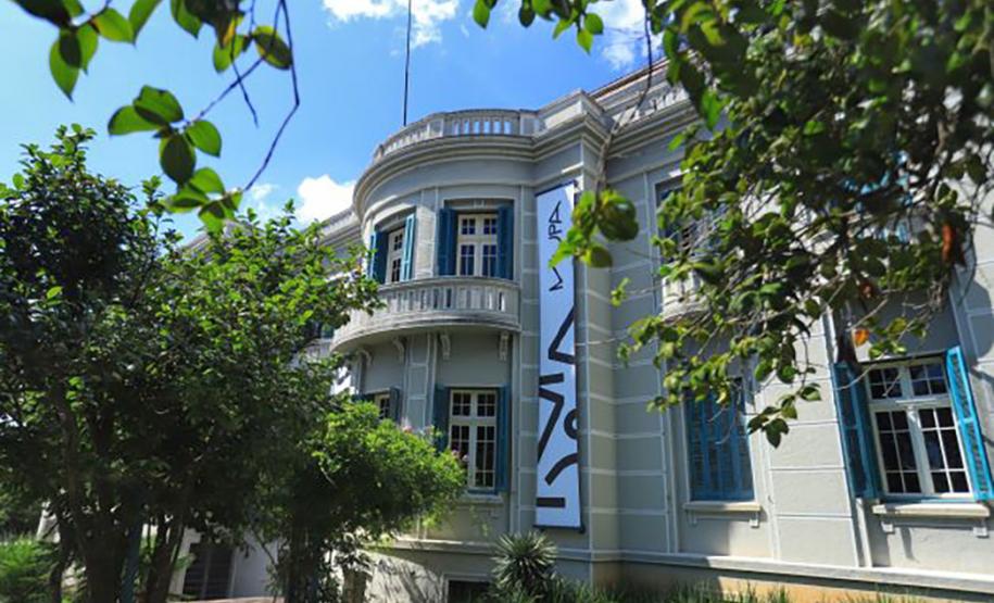 Agenda cultural tem dezenas de cursos, noite no MON e Tiomkin na Lapa