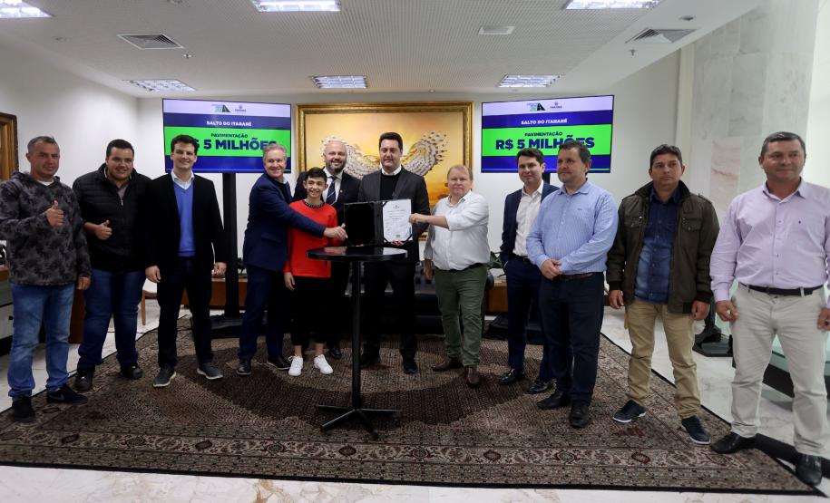 Governador libera mais R$ 31,6 milhões do programa Asfalto Novo, Vida Nova a seis municípios