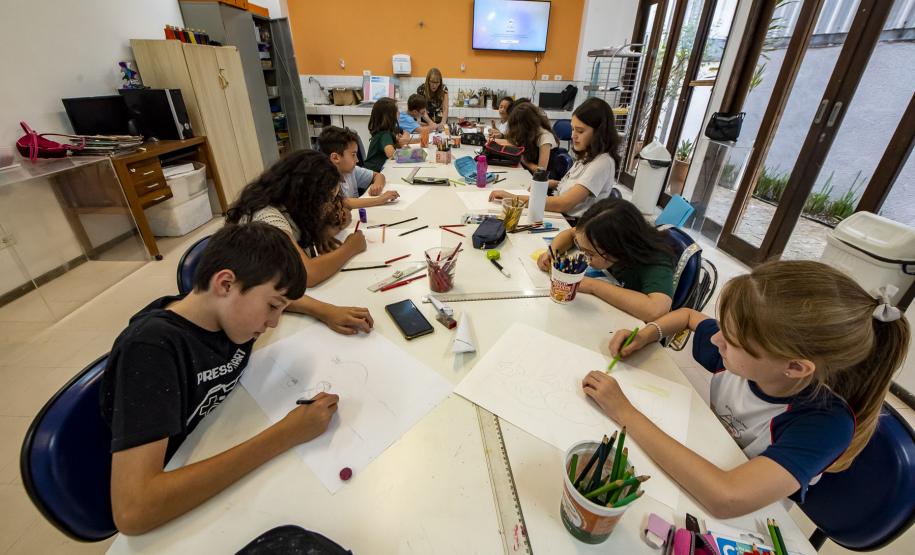 Homenagem à Rita Lee e fotos de Claudia Adujar no MUPA movimentam a agenda cultural