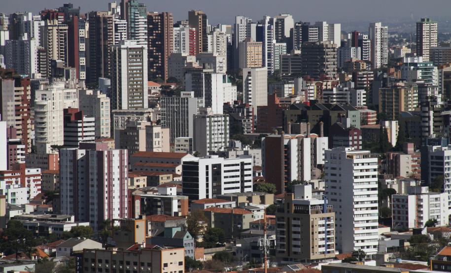 Paraná é promovido à nota máxima na escala nacional da agência Fitch