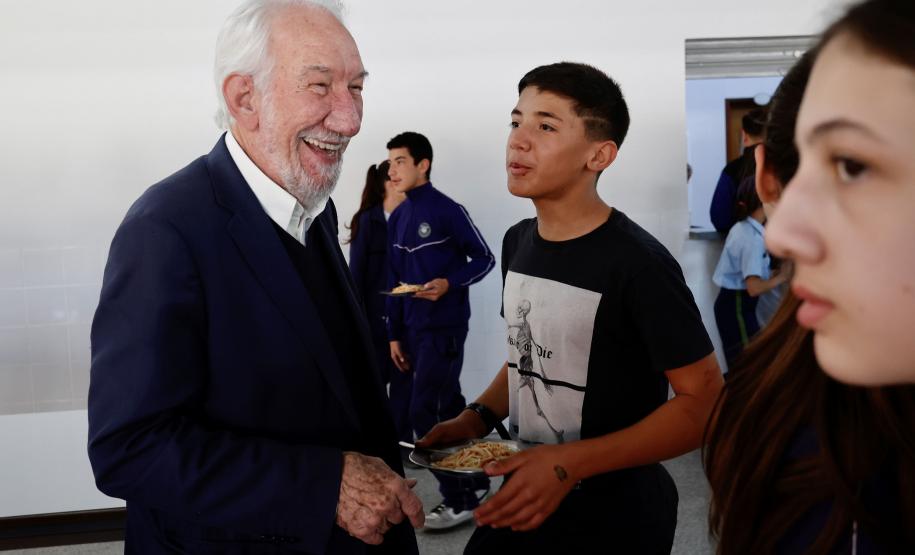 Governo inaugura última escola paralisada pela Operação Quadro Negro, em Campo Largo