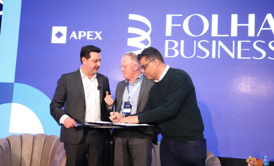 Paraná e Espírito Santo firmam acordo para trocar experiências na área de inovação