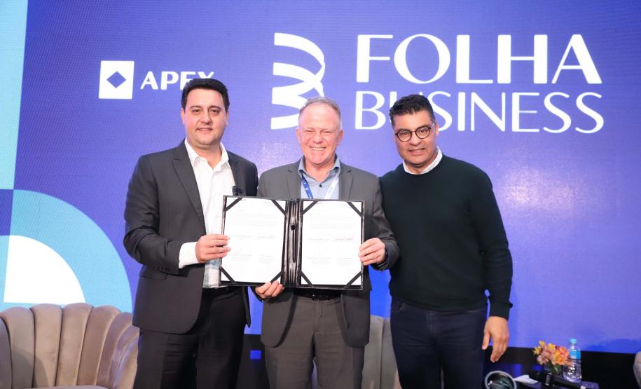 Paraná e Espírito Santo firmam acordo para trocar experiências na área de inovação