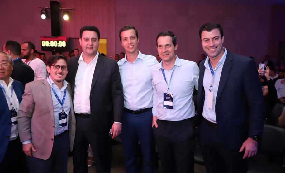 Paraná e Espírito Santo firmam acordo para trocar experiências na área de inovação