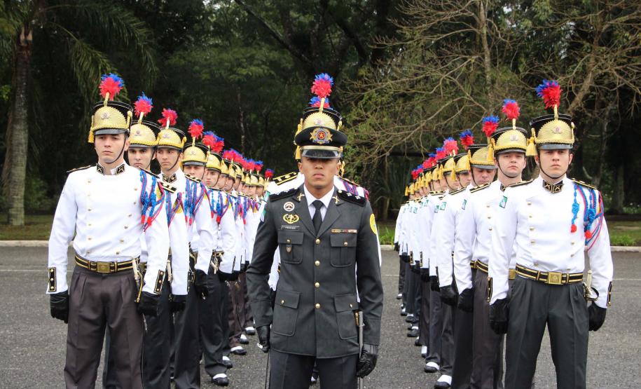 Polícia Militar do Paraná comemora 169 anos com solenidade no Guatupê