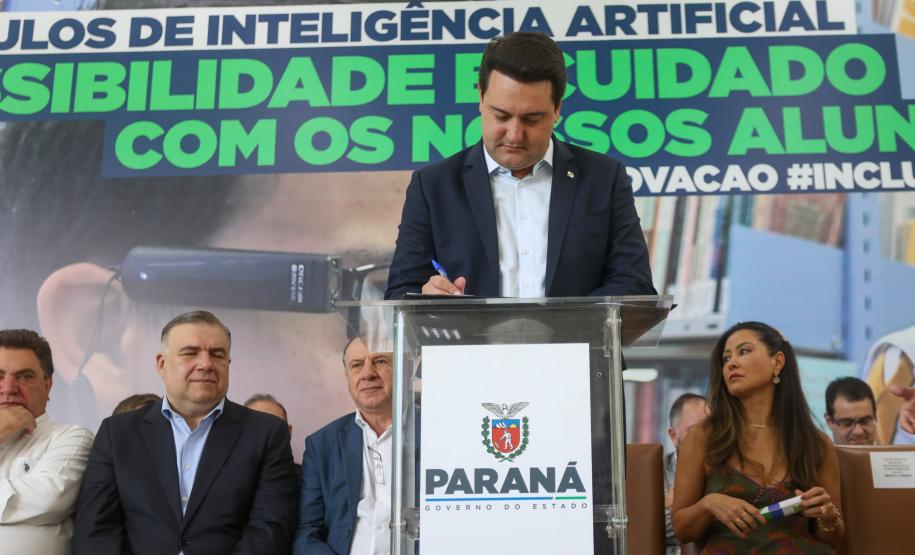 Estado entrega óculos com inteligência artificial para apoiar alunos cegos da rede estadual