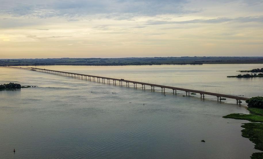 Confira as obras indicadas pelo Governo do Paraná que foram incluídas no novo PAC - Ponte Ayrton Senna, que liga o Paraná ao Mato Grosso do Sul através de Guaíra