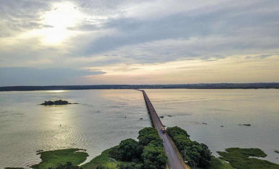 Confira as obras indicadas pelo Governo do Paraná que foram incluídas no novo PAC - Ponte Ayrton Senna, que liga o Paraná ao Mato Grosso do Sul através de Guaíra