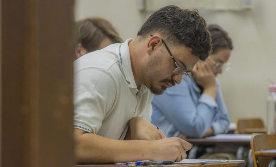Quer trabalhar com ensino superior? UEM, UEL e UENP estão com vagas abertas
