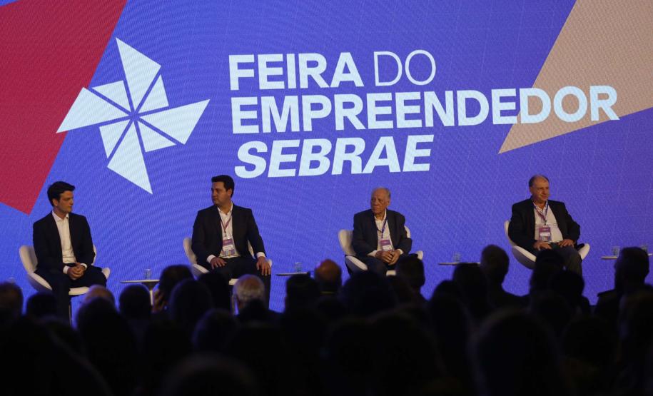 Para facilitar abertura de empresas, decreto dispensa licenças de mais de 770 CNAEs