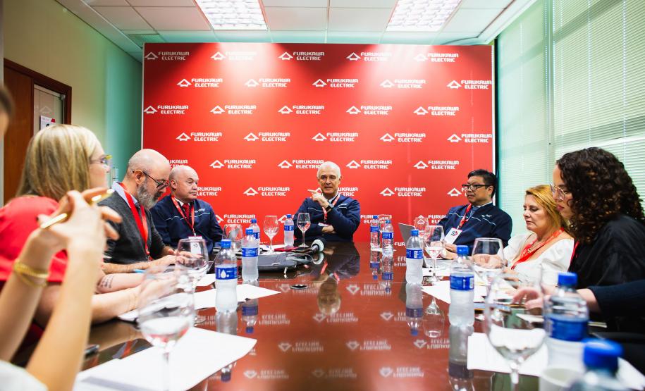 Paraná recebe investimento de R$ 30 milhões de empresa de fibra óptica