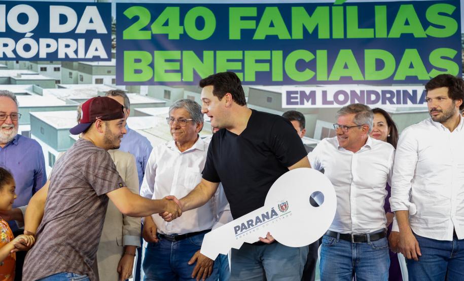 Estado ajuda 166 famílias a comprarem apartamentos novos em Londrina