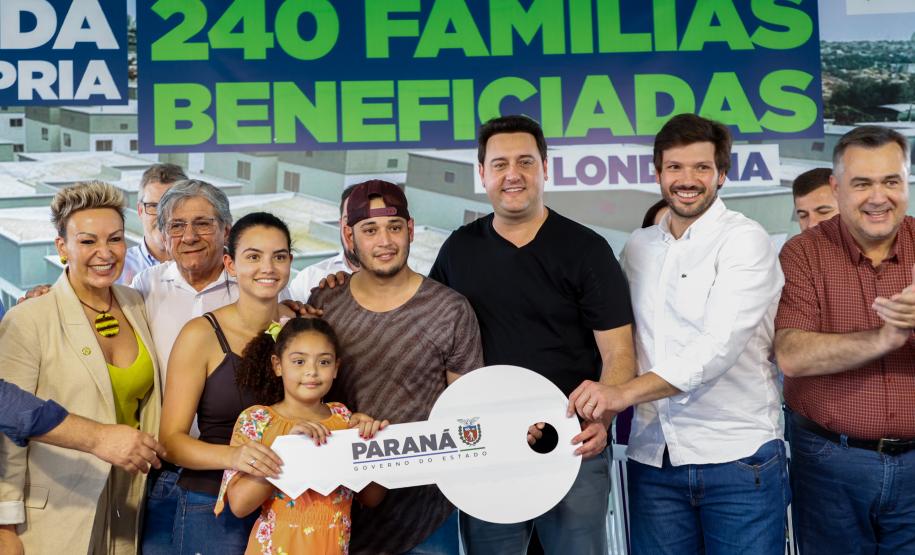 Estado ajuda 166 famílias a comprarem apartamentos novos em Londrina