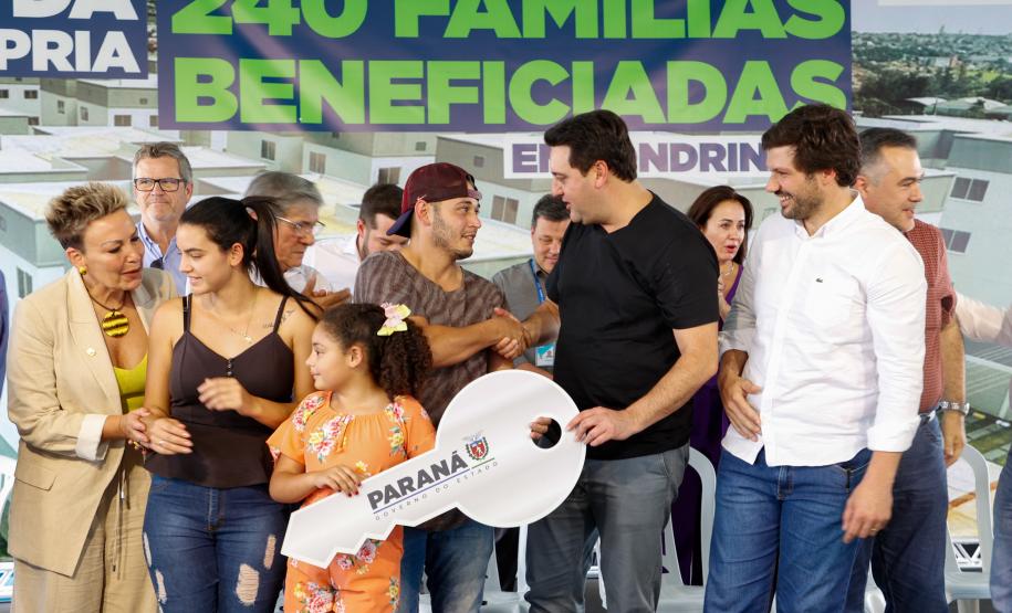 Estado ajuda 166 famílias a comprarem apartamentos novos em Londrina