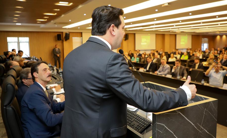 Governador defende advocacia pública ao receber homenagem de procuradores do Estado