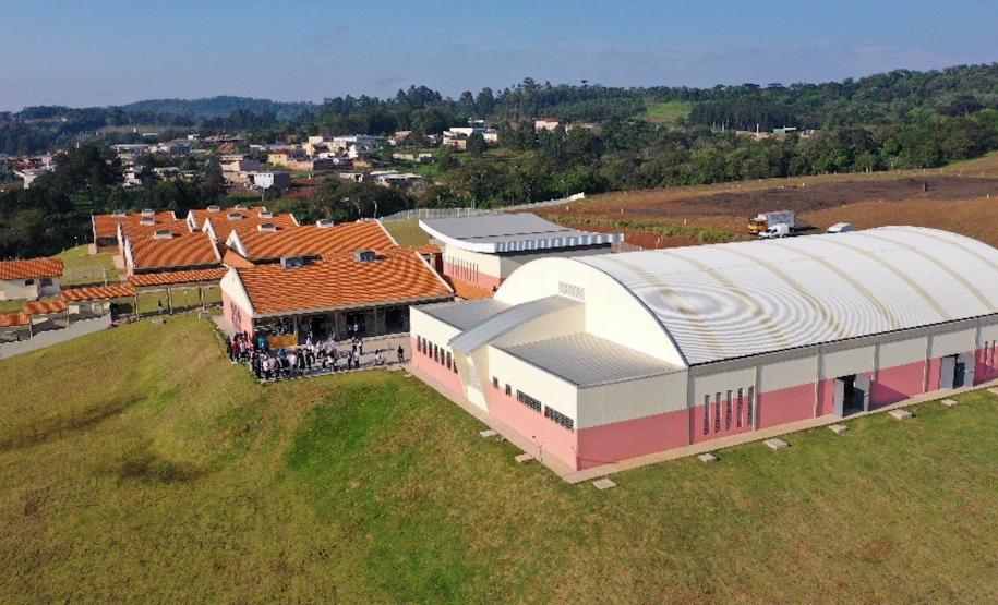 Governador inaugura escola estadual com capacidade para 900 estudantes em Ortigueira