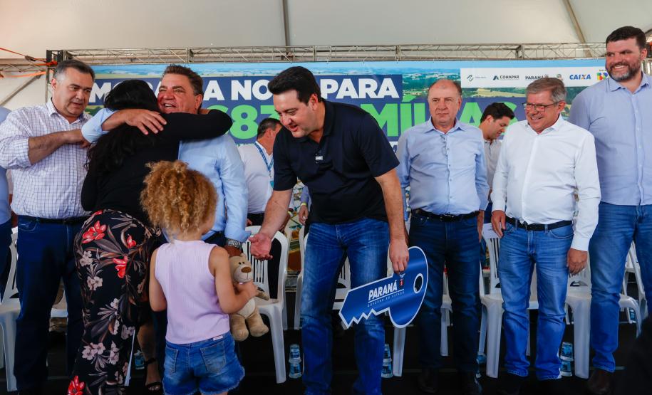 Com recursos do Estado para entrada, 468 famílias conquistam casa própria em Arapongas