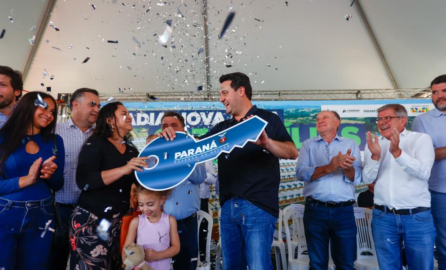 Com recursos do Estado para entrada, 468 famílias conquistam casa própria em Arapongas