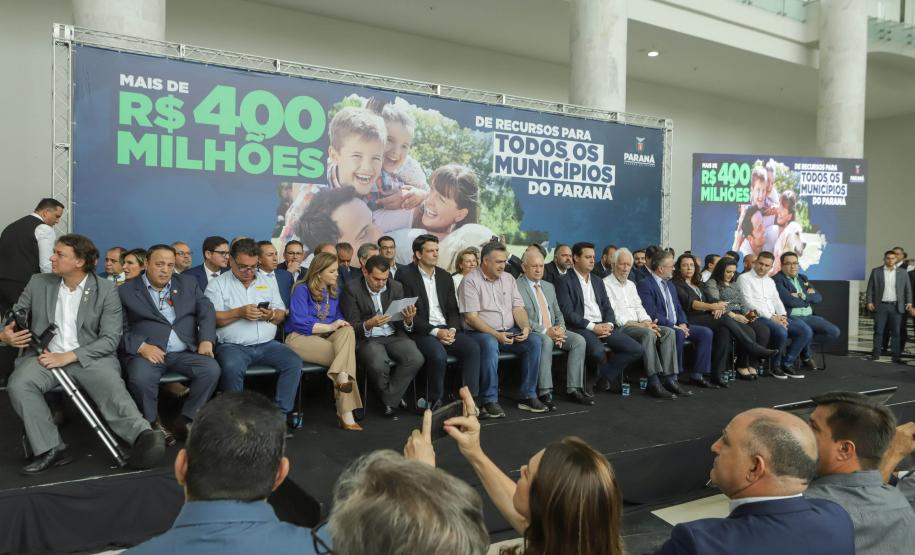 Estado repassa R$ 455 milhões aos 399 municípios para novas ações de saúde e educação