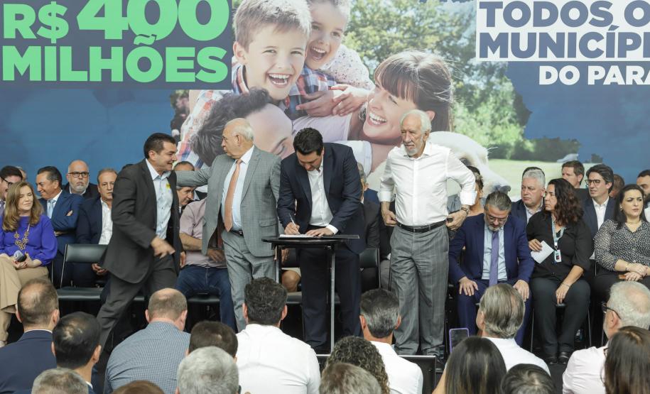 Estado repassa R$ 455 milhões aos 399 municípios para novas ações de saúde e educação