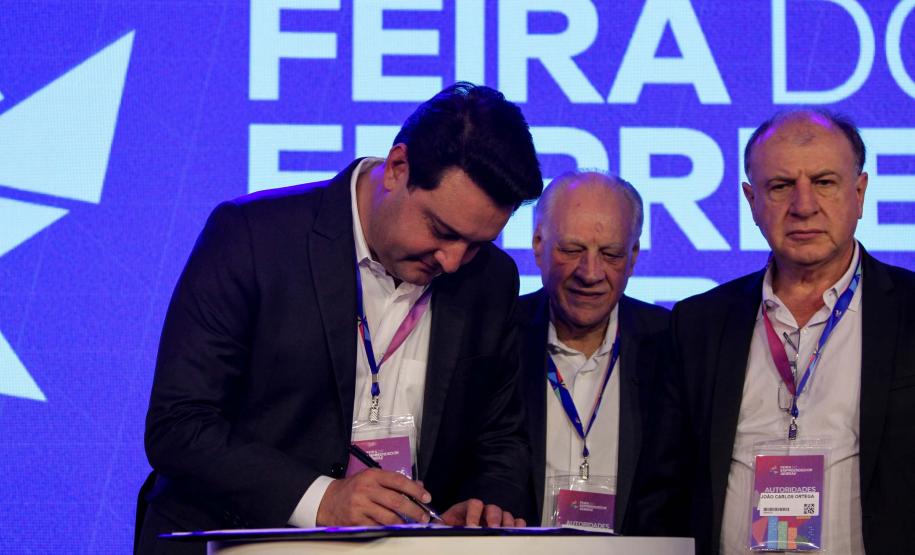 Para facilitar abertura de empresas, decreto dispensa licenças de mais de 770 CNAEs