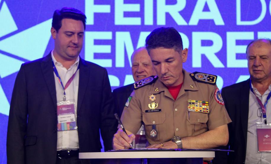 Para facilitar abertura de empresas, decreto dispensa licenças de mais de 770 CNAEs