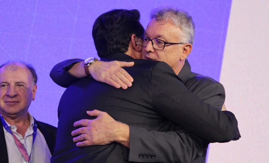 Para facilitar abertura de empresas, decreto dispensa licenças de mais de 770 CNAEs