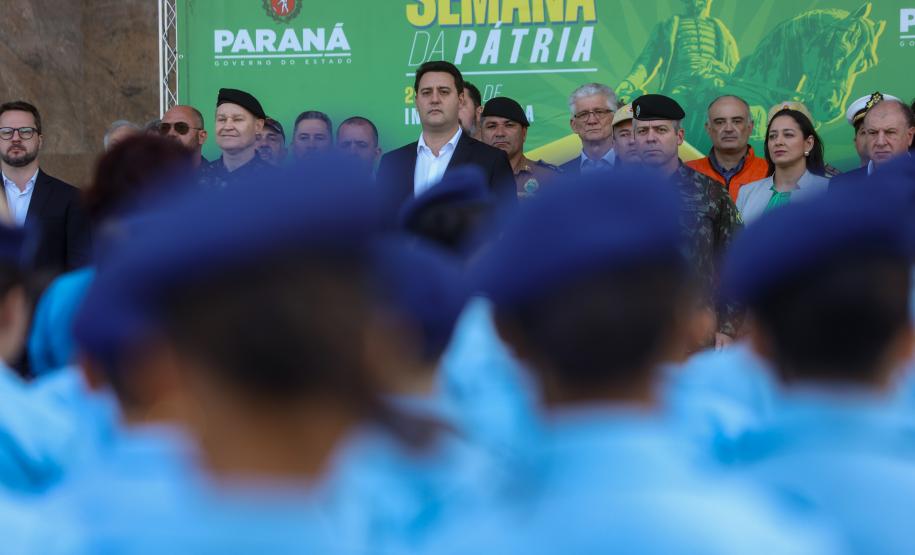 Em solenidade em Curitiba, governador abre comemorações da Semana da Pátria