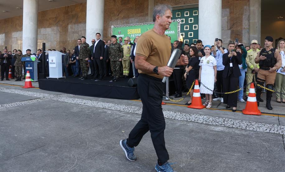 Em solenidade em Curitiba, governador abre comemorações da Semana da Pátria
