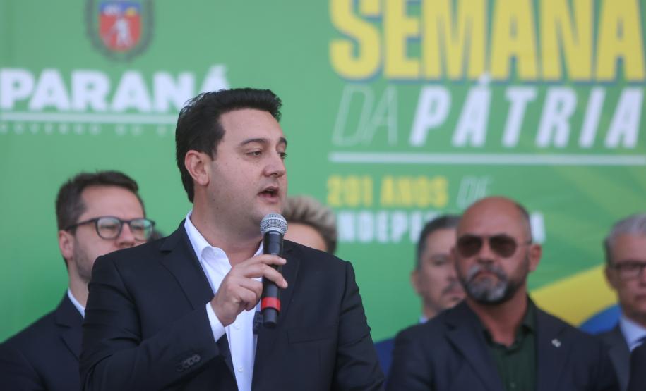 Em solenidade em Curitiba, governador abre comemorações da Semana da Pátria
