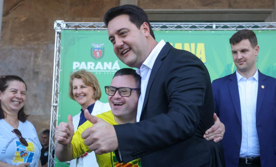 Em solenidade em Curitiba, governador abre comemorações da Semana da Pátria