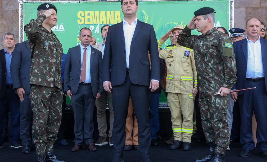 Em solenidade em Curitiba, governador abre comemorações da Semana da Pátria
