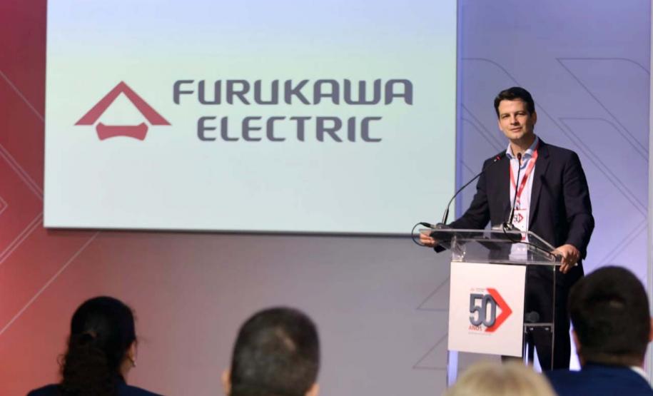 Paraná recebe investimento de R$ 30 milhões de empresa de fibra óptica