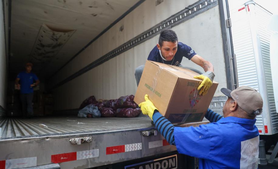 Arrecadação de alimentos na Ceasa Curitiba supera expectativa e chega a 33 toneladas