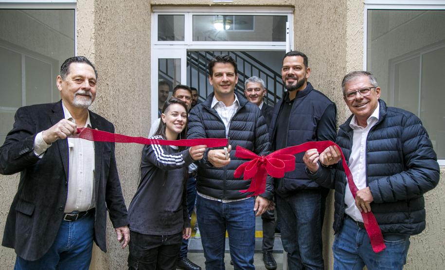 Com subsídios do Estado para entrada, 448 famílias recebem a casa própria em Curitiba