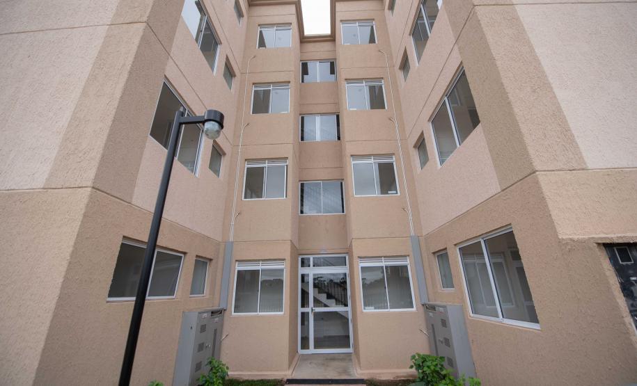 Com subsídios do Estado para entrada, 448 famílias recebem a casa própria em Curitiba