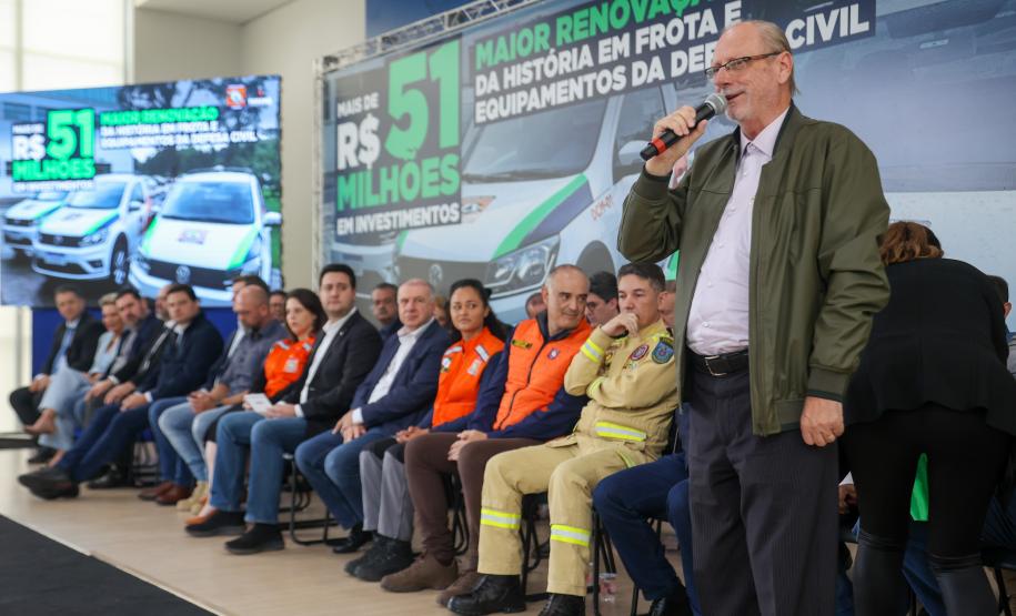 Governador entrega R$ 52 milhões em veículos e equipamentos à Defesa Civil