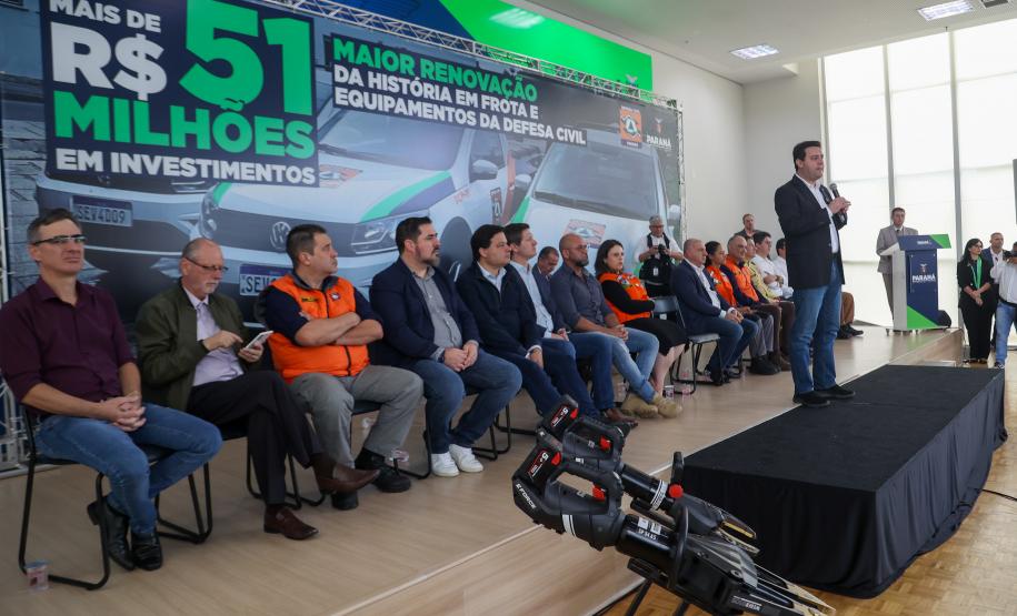 Governador entrega R$ 52 milhões em veículos e equipamentos à Defesa Civil