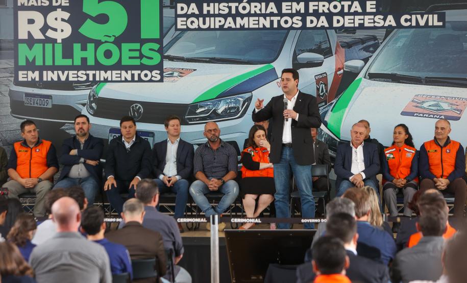 Governador entrega R$ 52 milhões em veículos e equipamentos à Defesa Civil