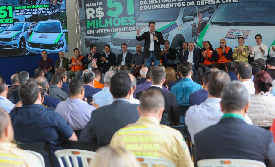 Governador entrega R$ 52 milhões em veículos e equipamentos à Defesa Civil