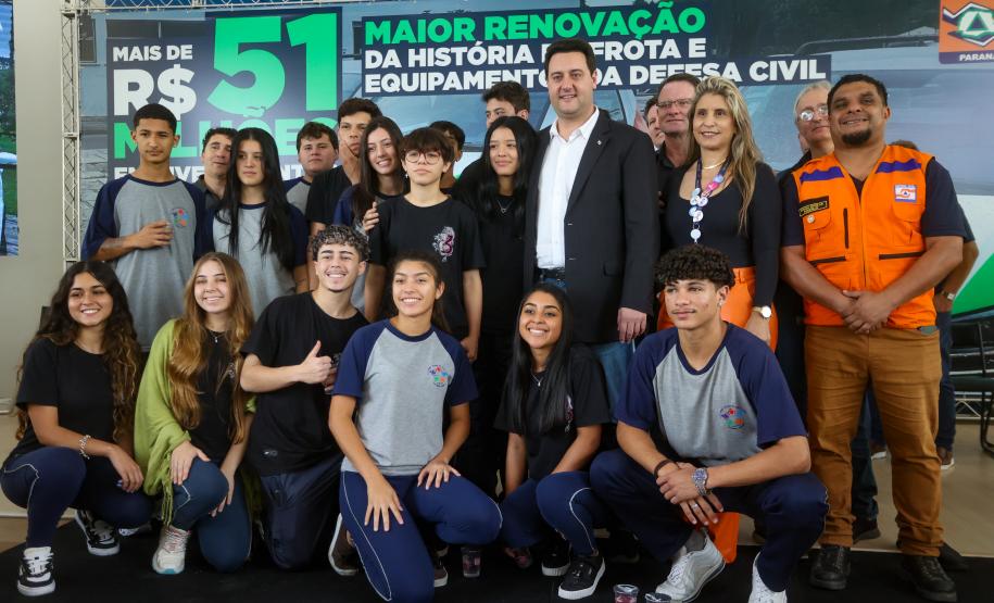 Governador entrega R$ 52 milhões em veículos e equipamentos à Defesa Civil